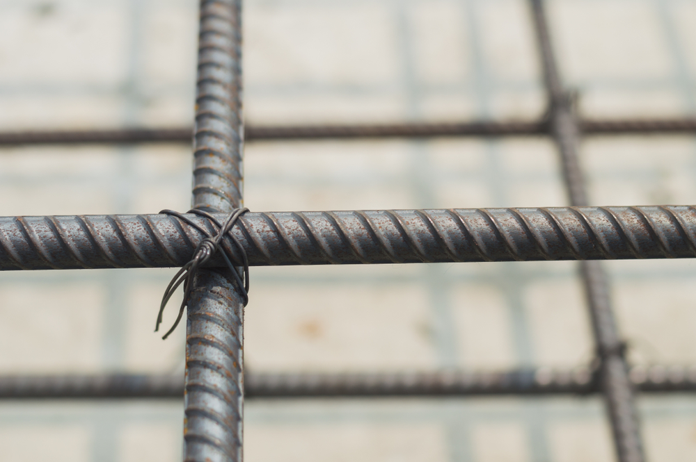 two rebars at right angles to each other tied together with wire